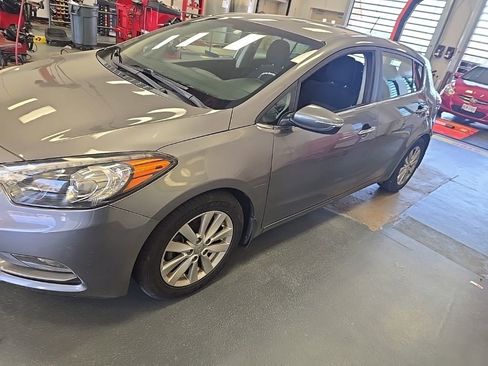 Used 2015 Kia Forte EX FWD image 1