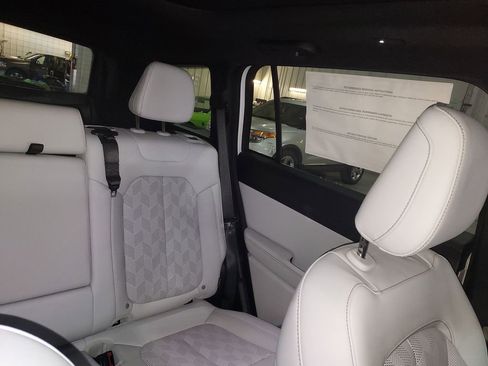 New 2026 Jeep Cherokee Overland image 14