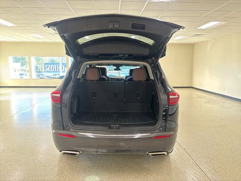 Used 2018 Buick Enclave Avenir w/ Avenir Technology Package image 12