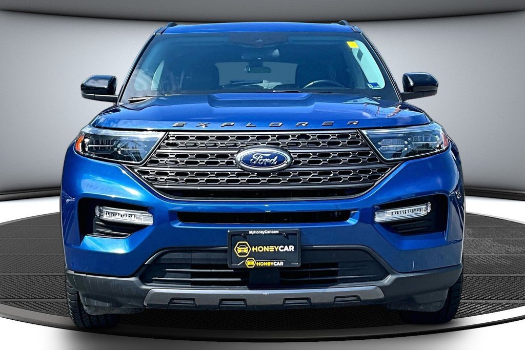 Used 2022 Ford Explorer XLT w/ Equipment Group 202A AWD/4WD image 2