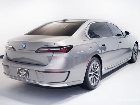 Used 2024 BMW i7 eDrive50 RWD image 5
