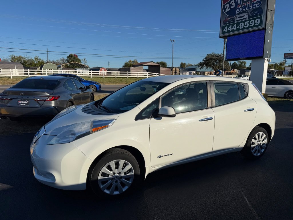 Used 2015 Nissan Leaf S w/ Charge Package FWD image 6