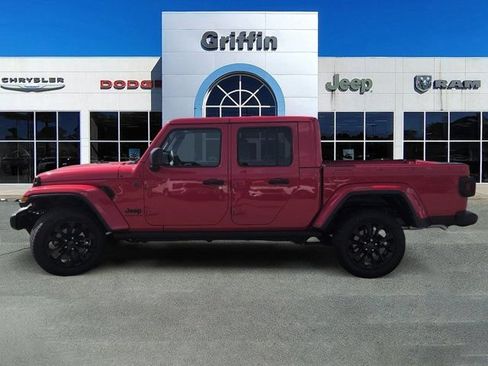 Used 2025 Jeep Gladiator Sport AWD/4WD image 10