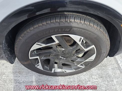 Used 2025 Kia Sportage SX FWD image 11