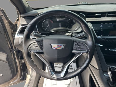 Used 2022 Cadillac XT6 Premium Luxury AWD/4WD image 21