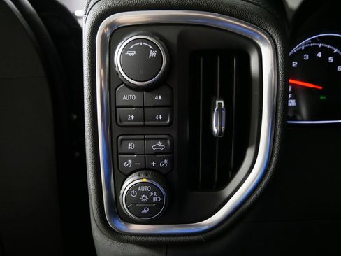 Certified 2019 Chevrolet Silverado 1500 RST image 26