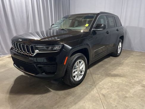 New 2025 Jeep Grand Cherokee Laredo X w/ Luxury Tech Group I image 3