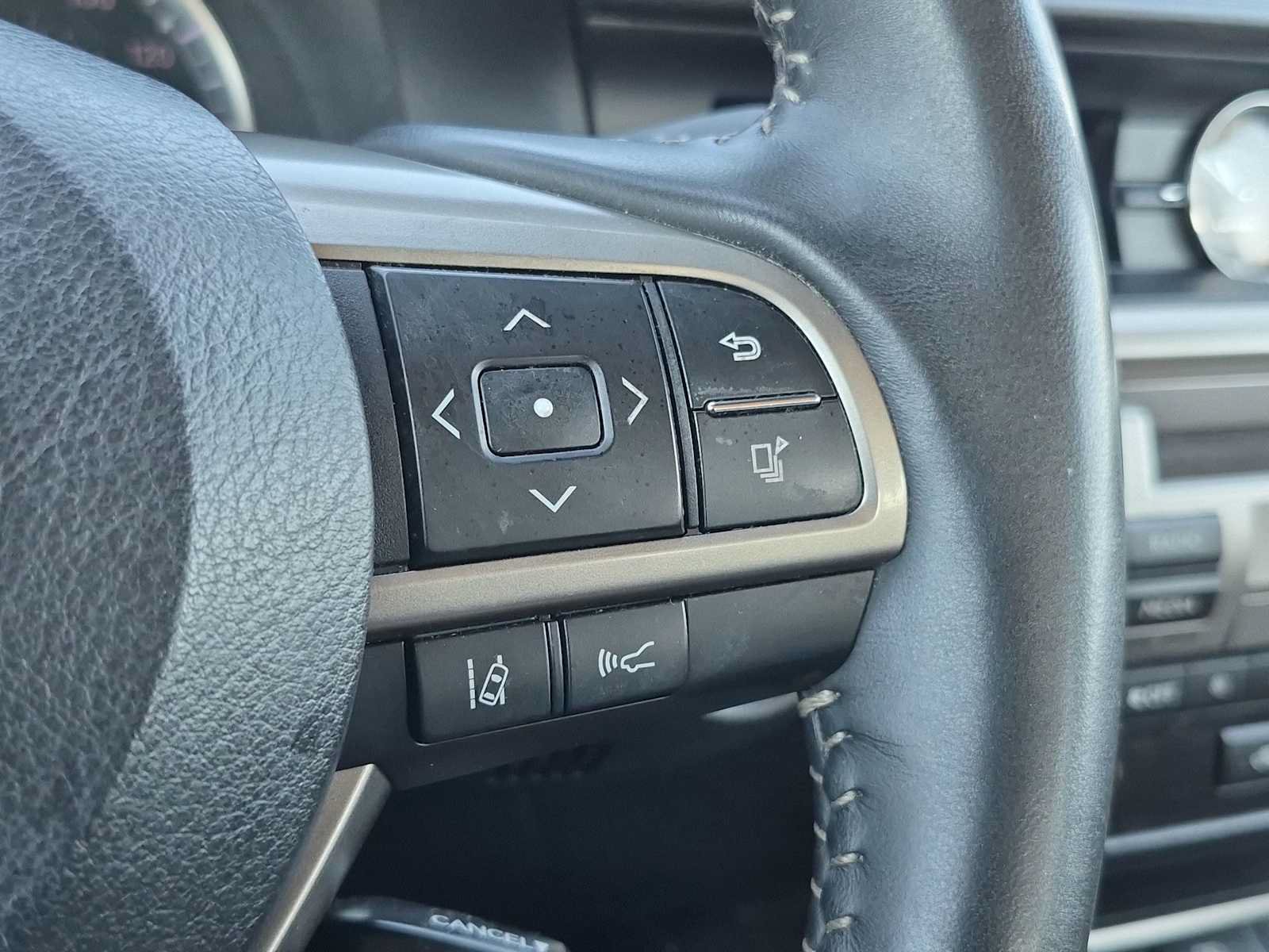 Used 2017 Lexus ES 350 w/ Luxury Package FWD image 25