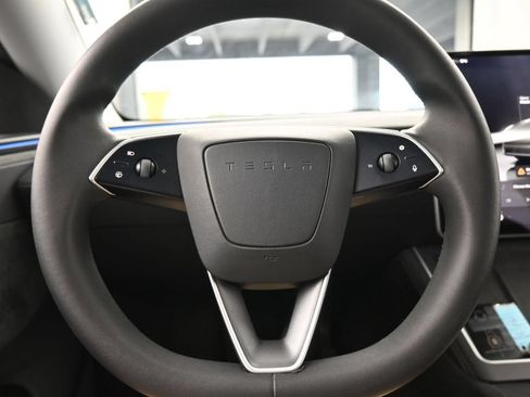 Used 2026 Tesla Model Y 2WD image 22