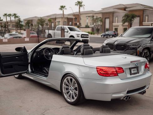 Used 2013 BMW M3 Convertible w/ Premium Pkg RWD image 16