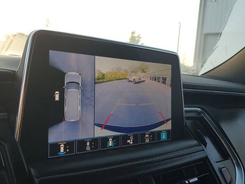 Used 2021 GMC Yukon SLT w/ SLT Premium Package image 21