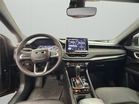 Used 2024 Jeep Compass Trailhawk image 9