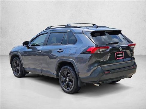 Used 2021 Toyota RAV4 XLE w/ Convenience Package FWD image 7