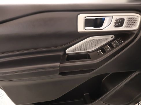Used 2020 Ford Explorer Platinum w/ Premium Technology Package AWD/4WD image 19