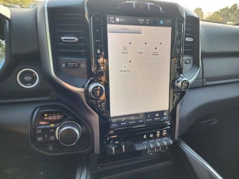 Used 2024 RAM 1500 Big Horn AWD/4WD image 32