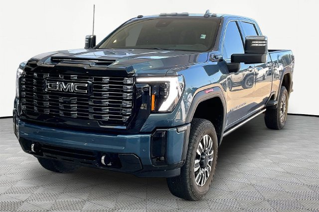 Used 2025 GMC Sierra 2500 Denali Ultimate AWD/4WD image 3