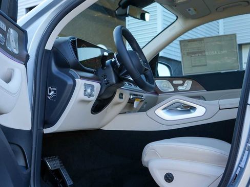 New 2026 Mercedes-Benz GLS 450 4MATIC image 30