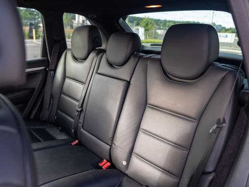 Used 2010 Porsche Cayenne AWD/4WD image 21