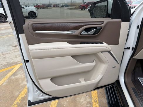 Used 2021 GMC Yukon Denali w/ Denali Premium Package image 11