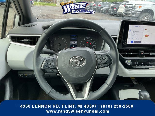 Used 2025 Toyota Corolla SE w/ SE Package FWD image 17