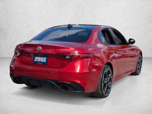 Used 2023 Alfa Romeo Giulia Veloce image 5