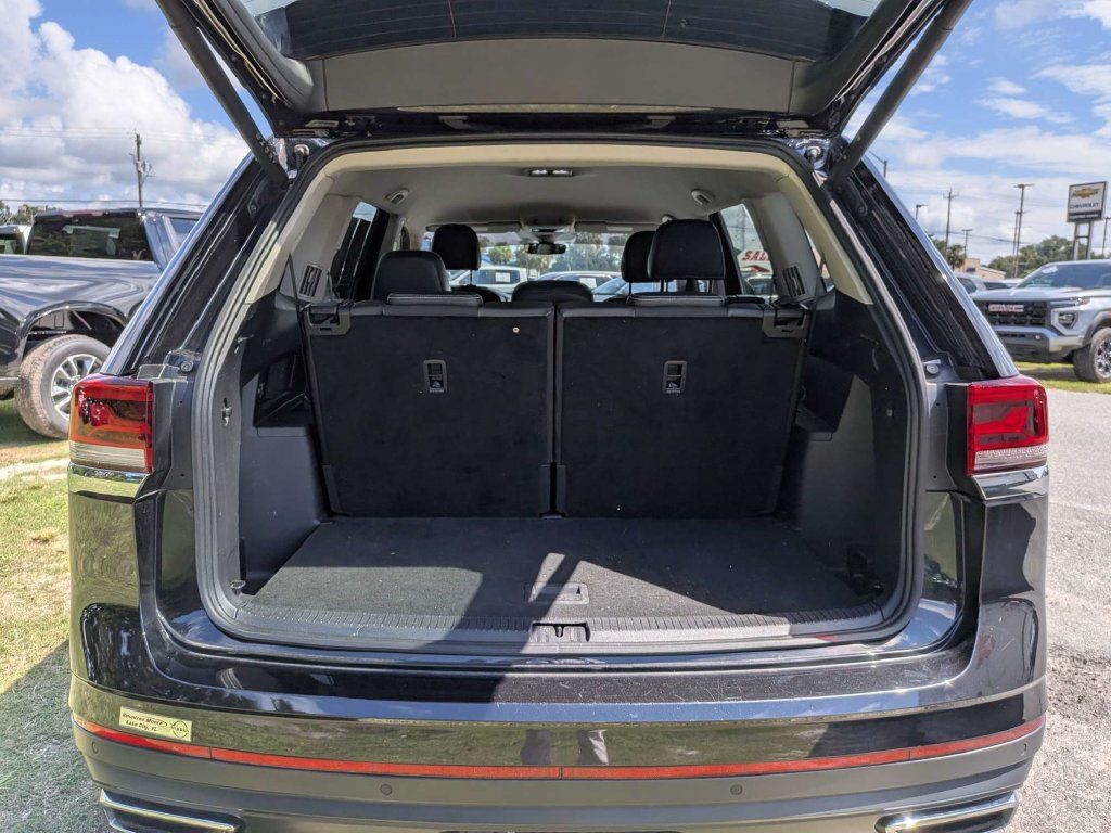 Used 2024 Volkswagen Atlas SE AWD/4WD image 12