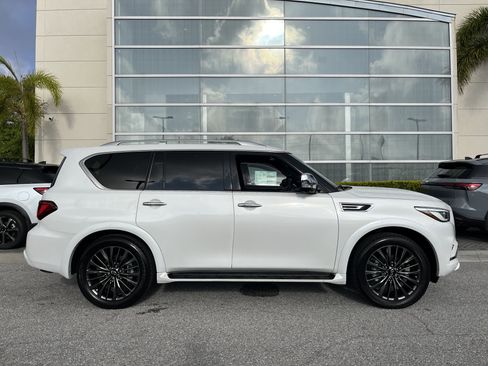 Certified 2024 INFINITI QX80 Sensory w/ All-Season Package AWD/4WD image 7
