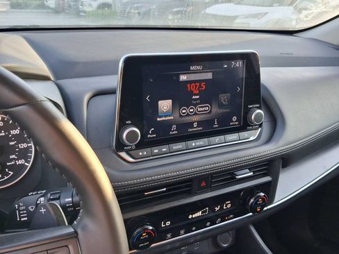 Used 2026 Nissan Rogue SV FWD image 24