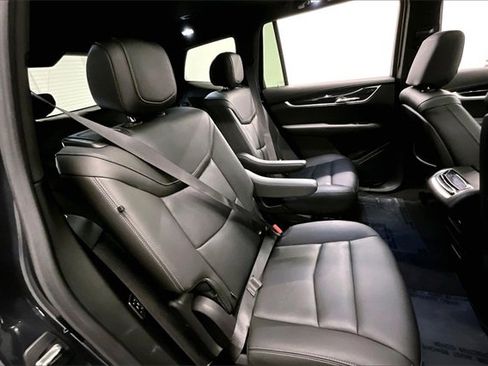 Used 2022 Cadillac XT6 Premium Luxury image 23