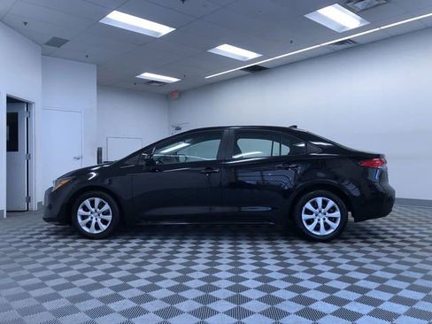 Used 2025 Toyota Corolla LE image 11