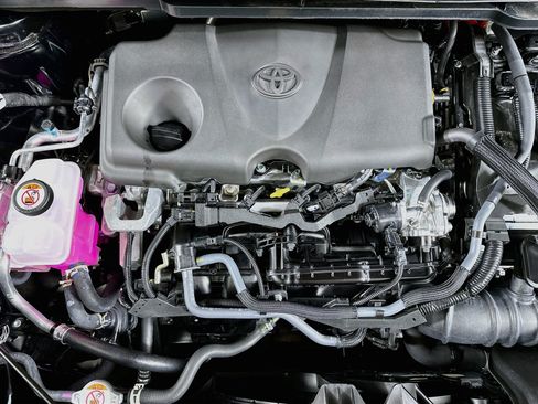 Used 2026 Toyota Sienna XLE FWD image 33