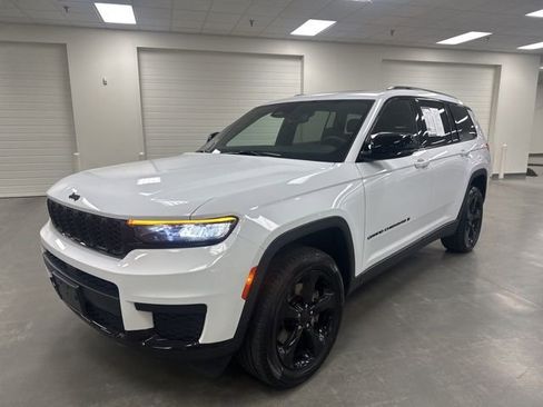 Used 2023 Jeep Grand Cherokee L Laredo AWD/4WD image 3