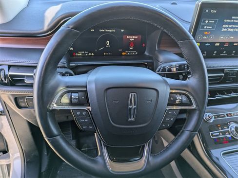 Used 2022 Lincoln Nautilus Reserve image 17