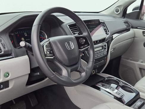 Used 2020 Honda Pilot Touring image 17