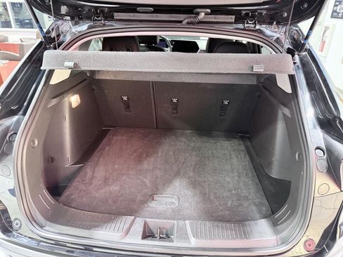 Used 2025 Chevrolet Trax LT w/ LT Convenience Package image 9