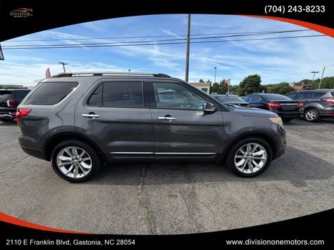 Used 2015 Ford Explorer XLT w/ Equipment Group 202A FWD image 6