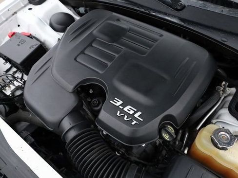 Used 2022 Chrysler 300 Touring L w/ Popular Equipment Group image 9