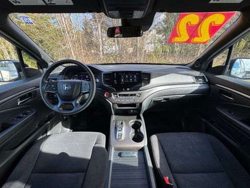 Used 2022 Honda Pilot Sport image 14