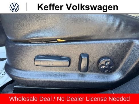 Used 2009 Hyundai Genesis 3.8 w/ Premium Pkg 2 RWD image 13