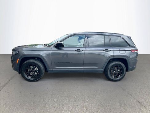 Used 2024 Jeep Grand Cherokee Altitude AWD/4WD image 7