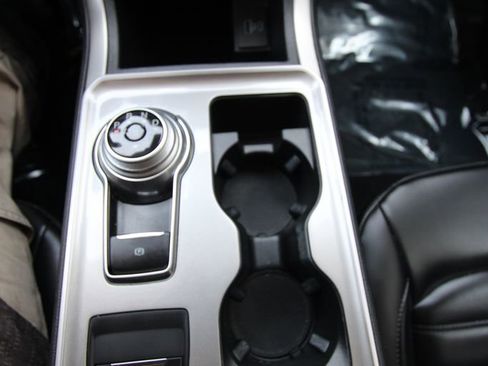 Used 2024 Ford Edge SEL image 24