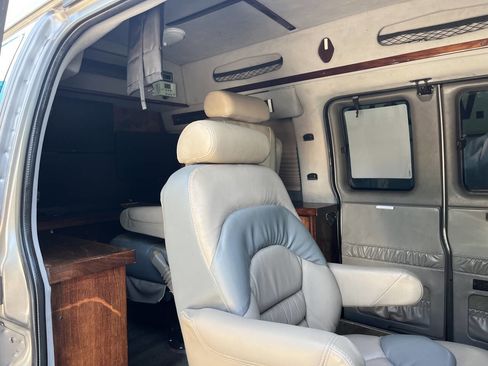 Used 2012 Chevrolet Express 1500 image 26