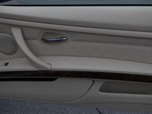 Used 2007 BMW 328i Convertible image 17
