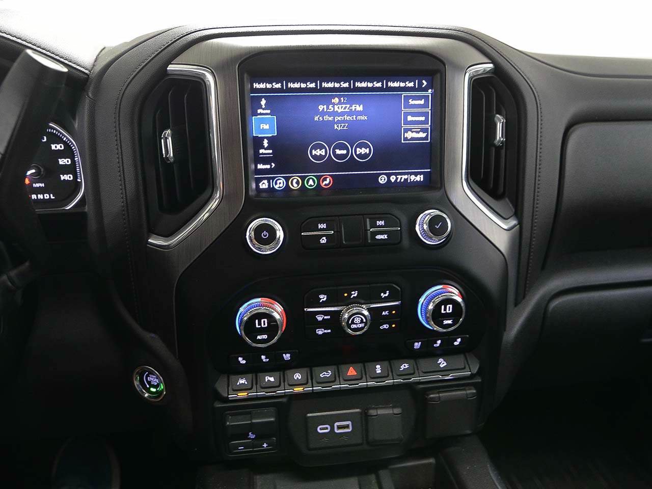 Used 2020 GMC Sierra 1500 Denali w/ Denali Premium Package AWD/4WD image 16