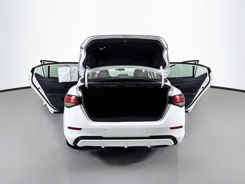 Used 2024 Nissan Sentra SV FWD image 19