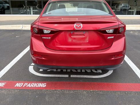 Used 2018 MAZDA MAZDA3 Touring image 5