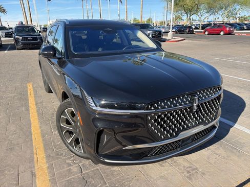 Used 2024 Lincoln Nautilus Reserve w/ Equipment Group 202A image 3