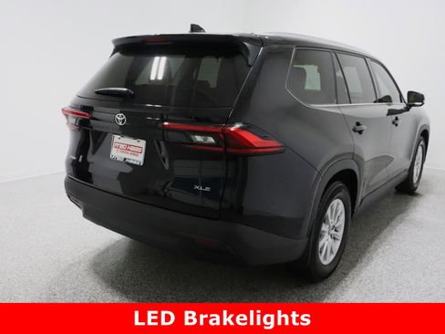 Used 2024 Toyota Grand Highlander XLE image 7