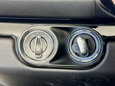 Used 2021 Porsche 718 Boxster RWD image 10