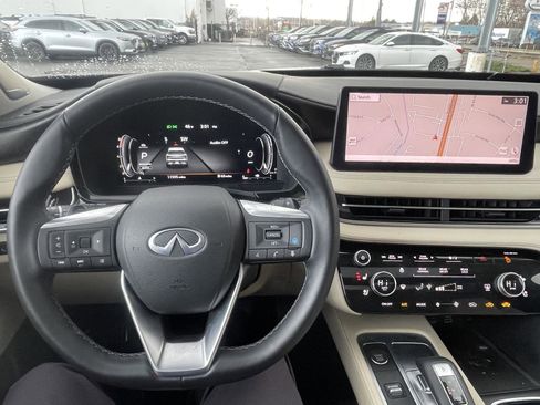 Used 2025 INFINITI QX60 Sensory w/ Vision Package image 11